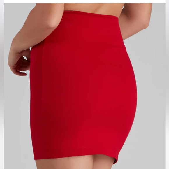 Revolve red mini skirt - Picture 4 of 7